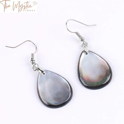 Black Shell Water Drop Earrings