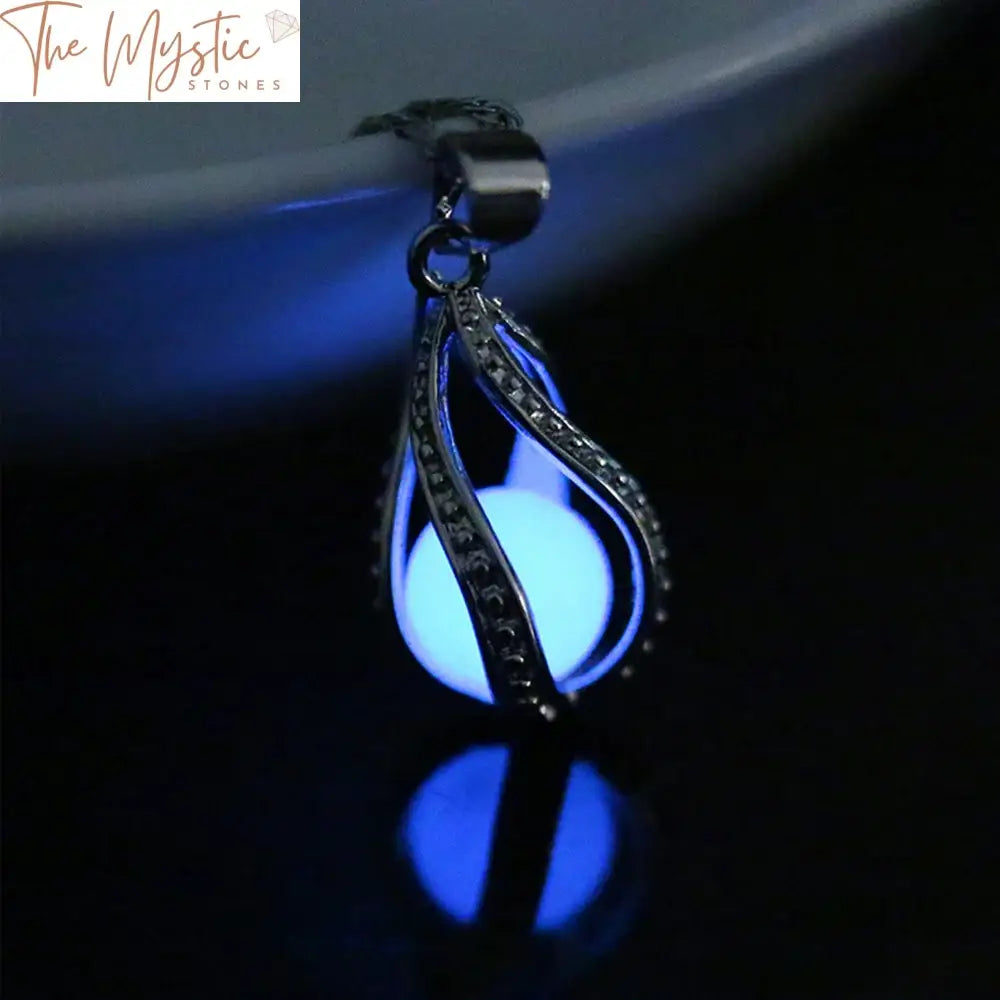 Luminous Stone Vintage Pendant Necklace