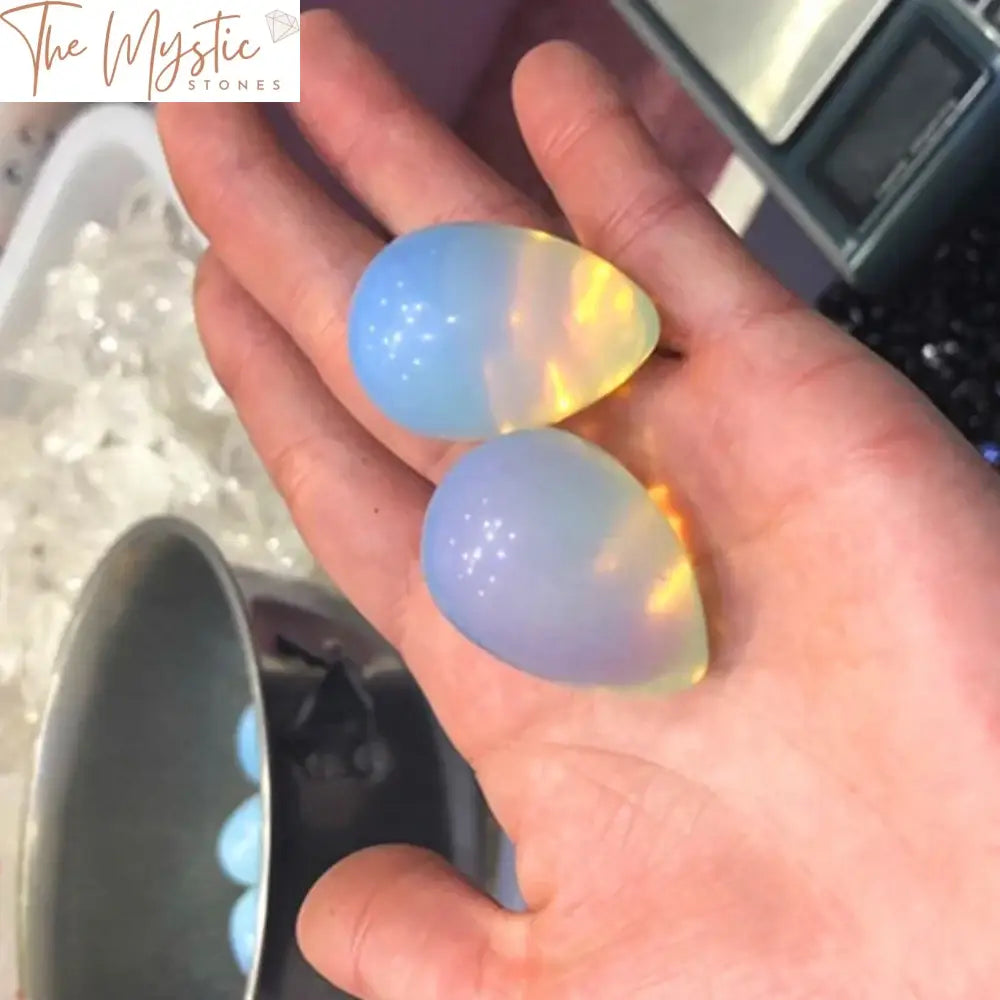 Natural Opal Quartz Egg 1.2’’ - Healing & Exercise Crystal